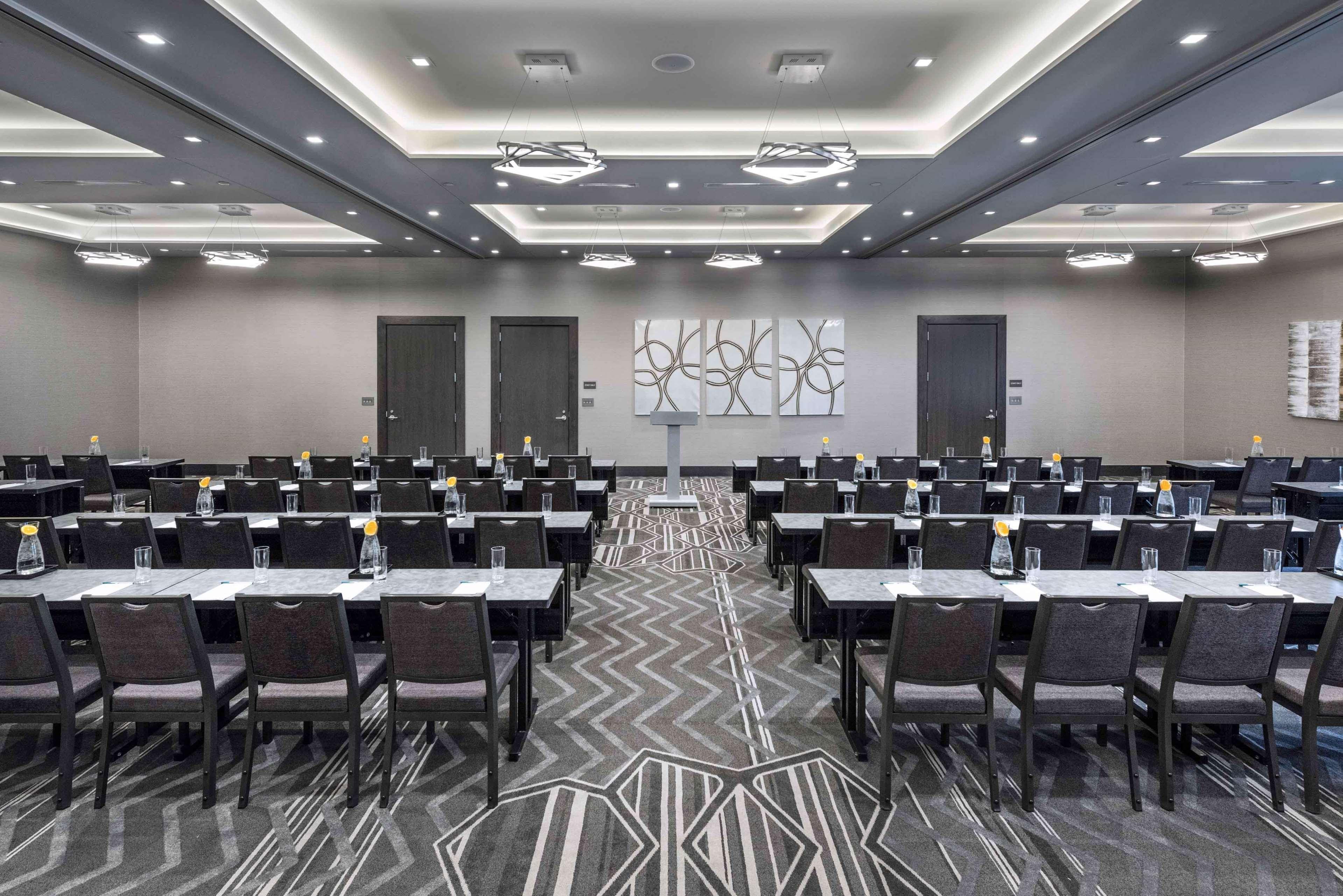 Homewood By Hilton Boston Logan Airport 3*