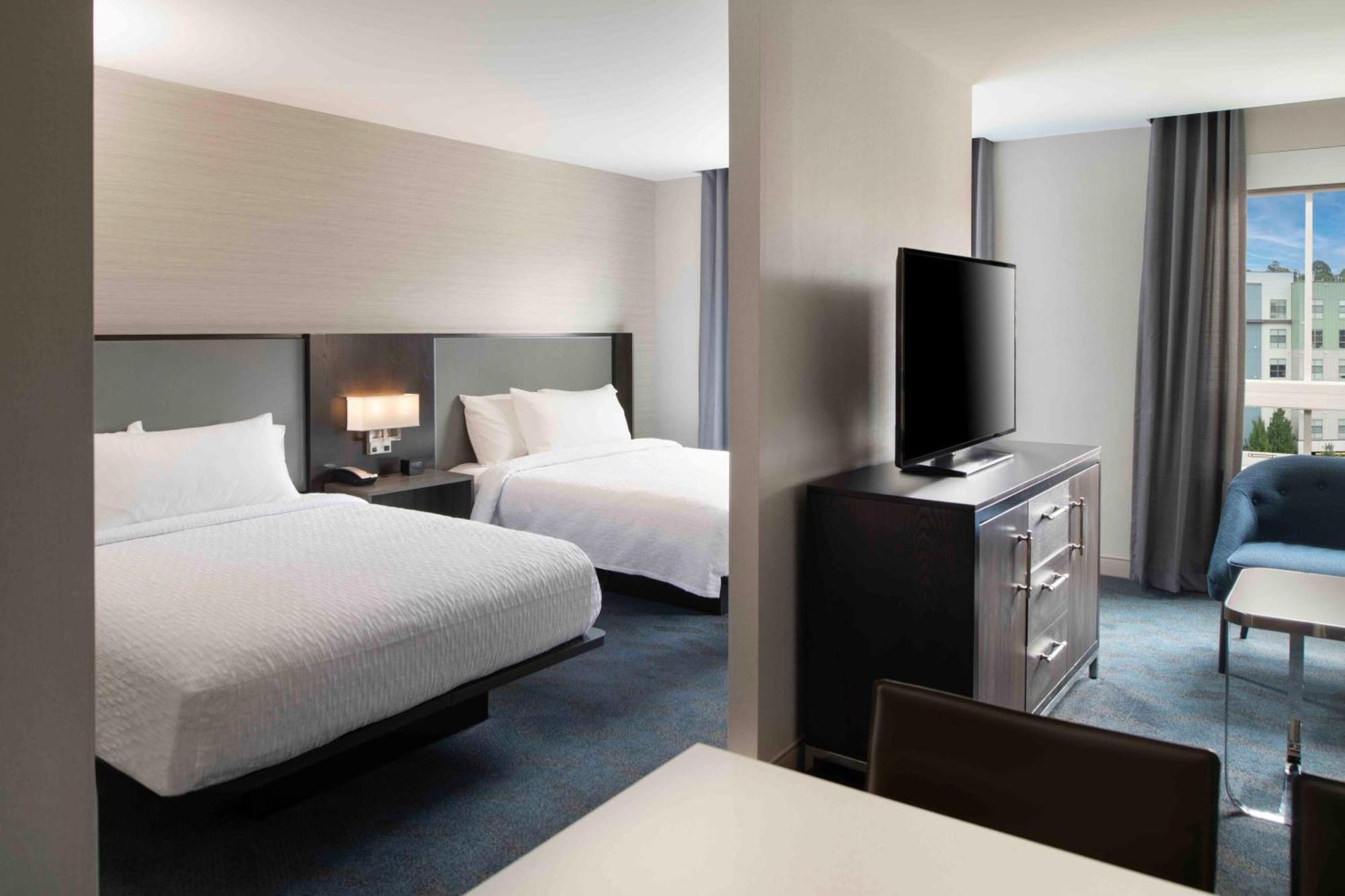 Hotel Homewood By Hilton Boston Logan Airport 3*