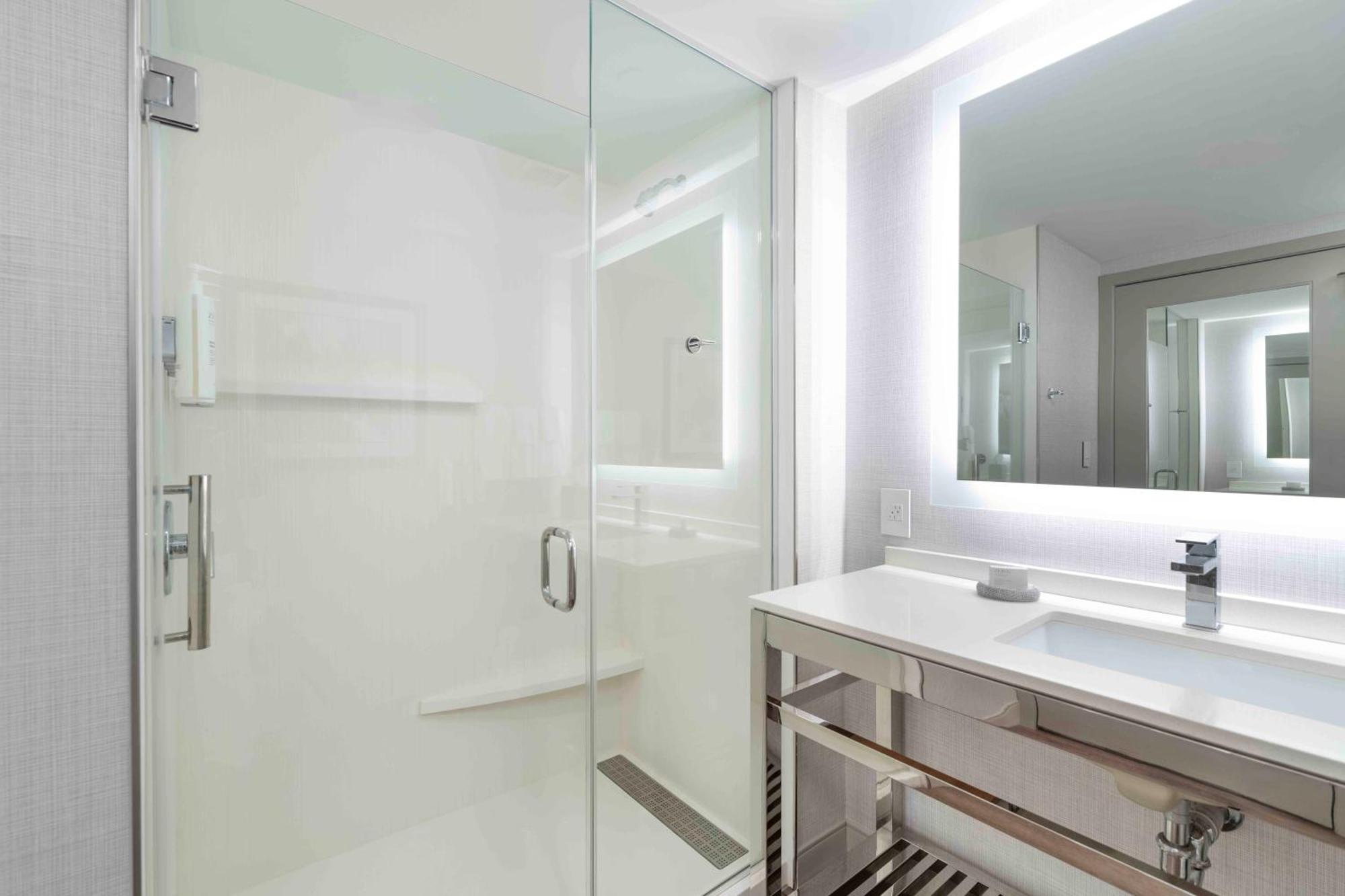 Hotel Homewood By Hilton Boston Logan Airport